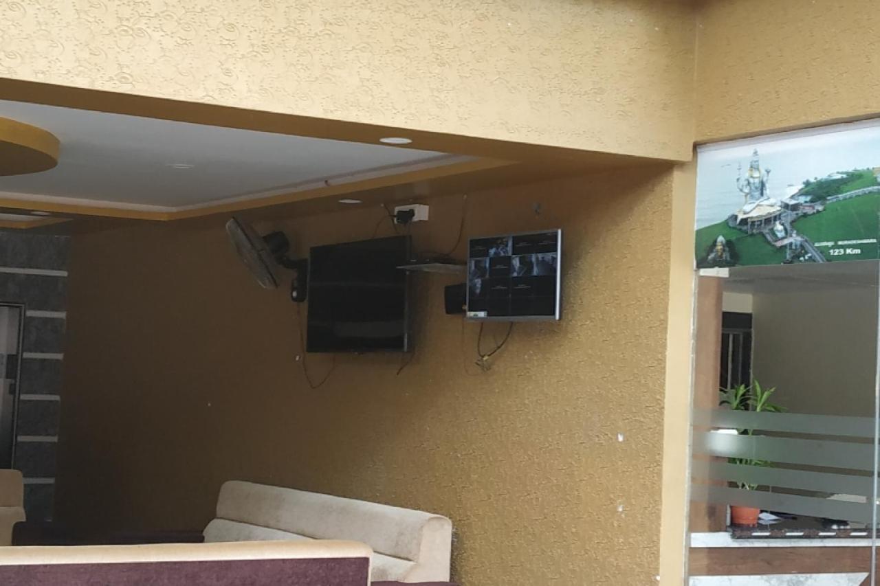 Hotel Prakrathi Residency Bangalore Buitenkant foto