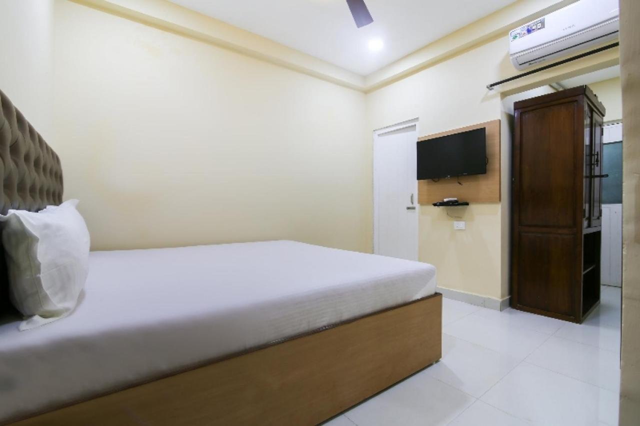 Hotel Prakrathi Residency Bangalore Buitenkant foto