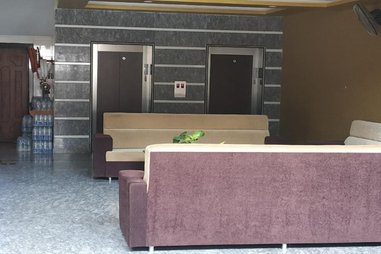 Hotel Prakrathi Residency Bangalore Buitenkant foto