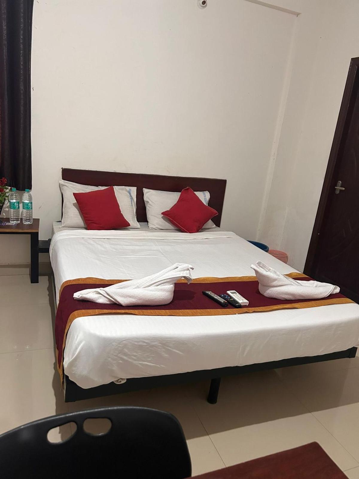 Hotel Prakrathi Residency Bangalore Buitenkant foto