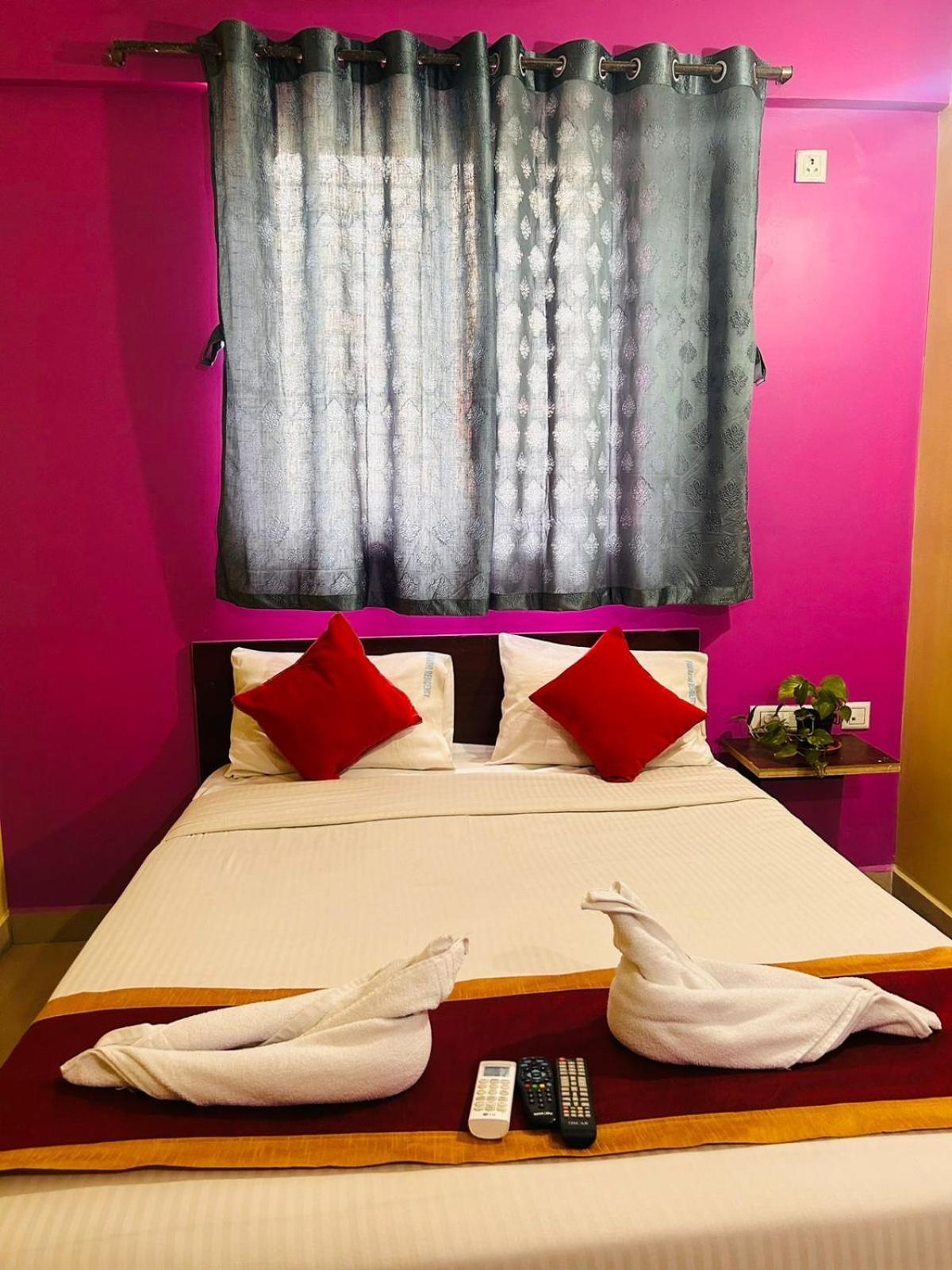 Hotel Prakrathi Residency Bangalore Buitenkant foto