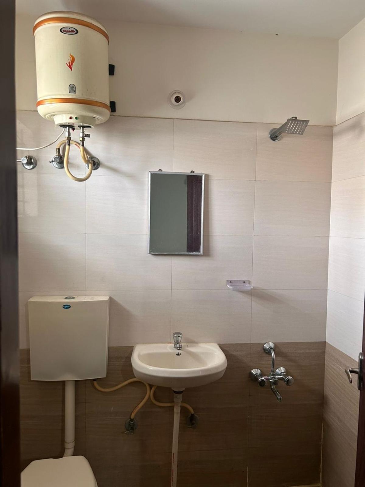 Hotel Prakrathi Residency Bangalore Buitenkant foto