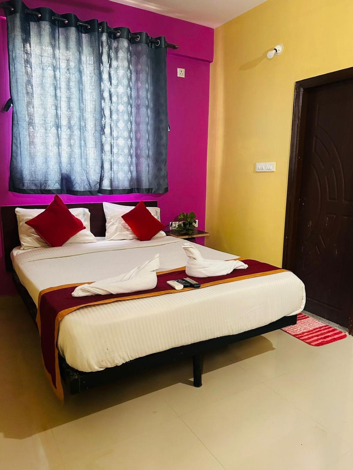 Hotel Prakrathi Residency Bangalore Buitenkant foto