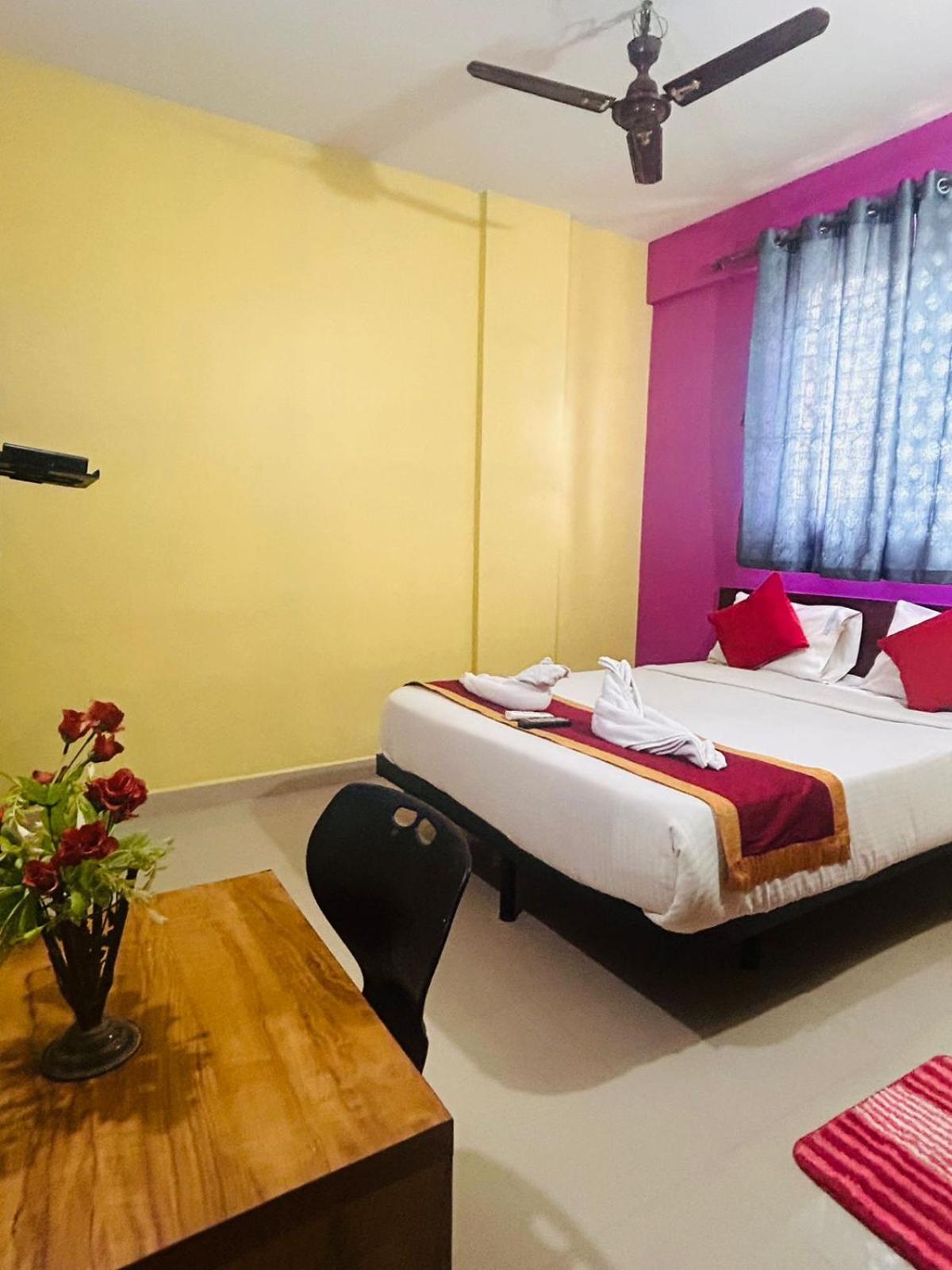 Hotel Prakrathi Residency Bangalore Buitenkant foto