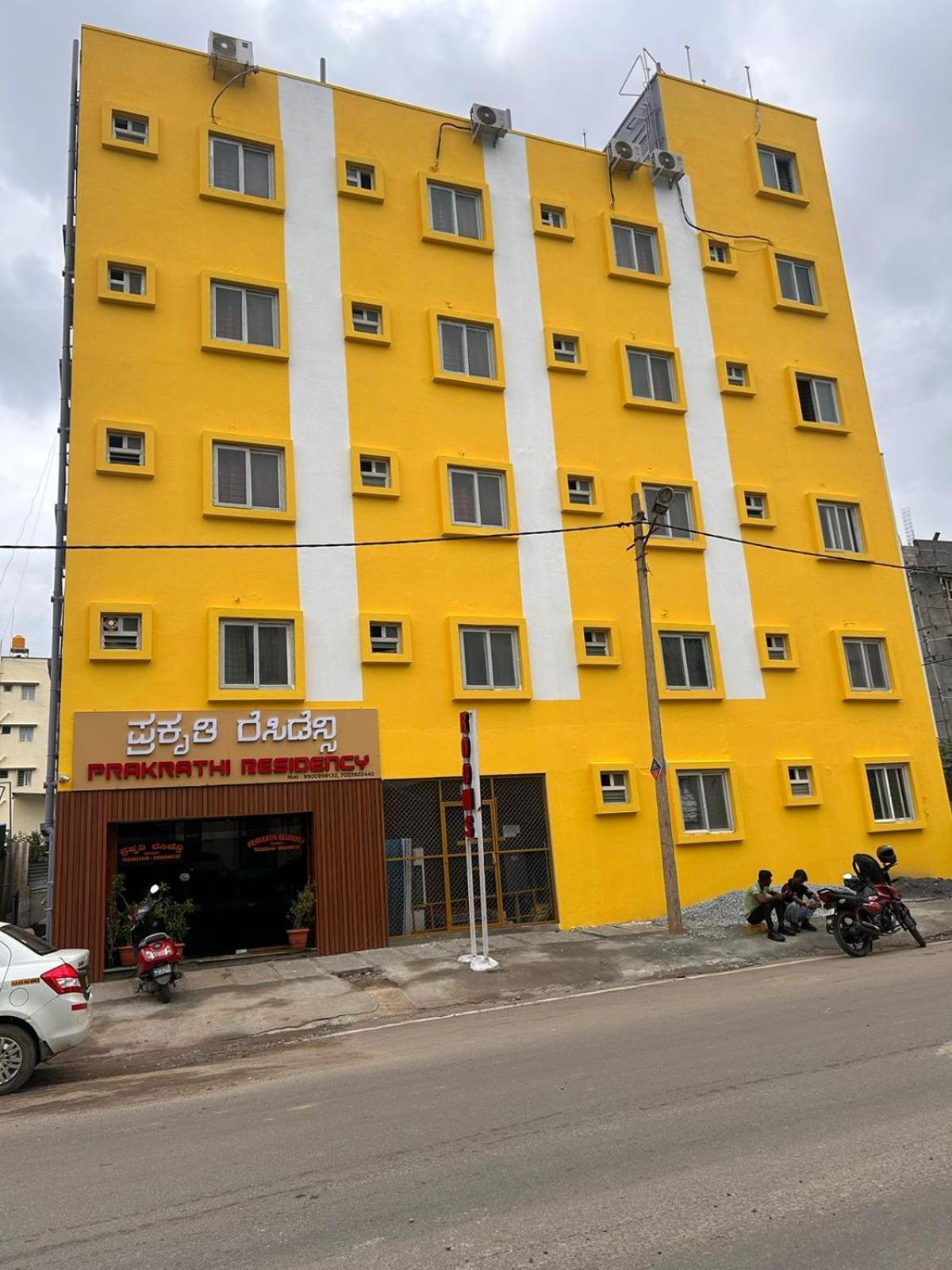 Hotel Prakrathi Residency Bangalore Buitenkant foto