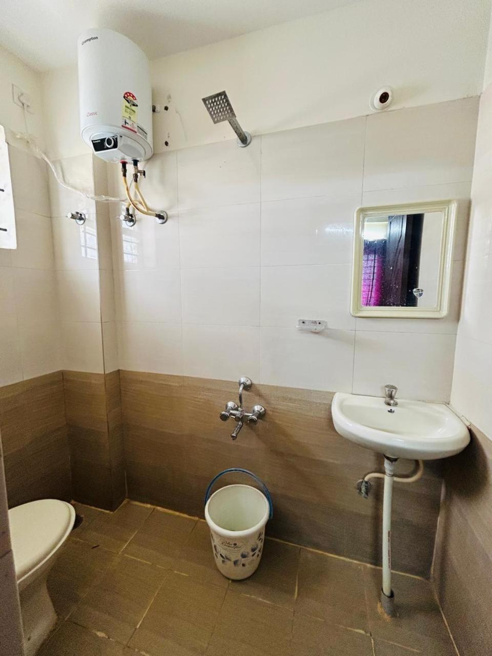 Hotel Prakrathi Residency Bangalore Buitenkant foto