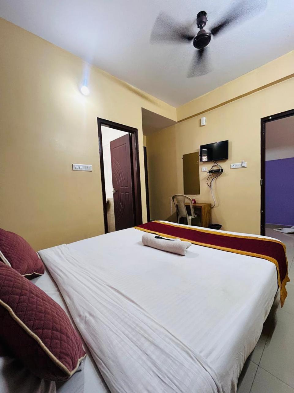 Hotel Prakrathi Residency Bangalore Buitenkant foto