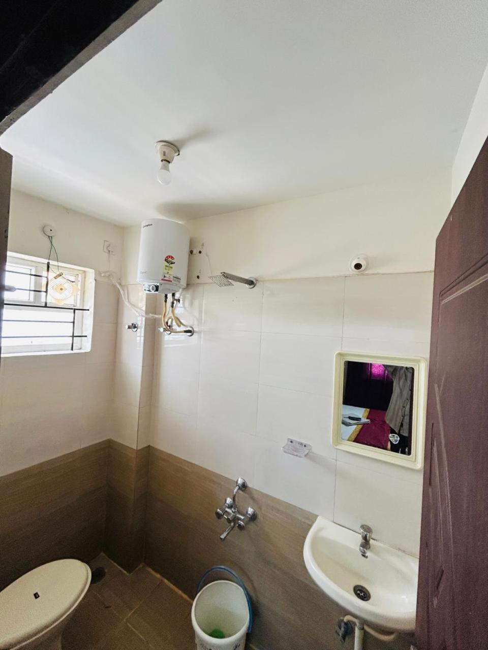 Hotel Prakrathi Residency Bangalore Buitenkant foto