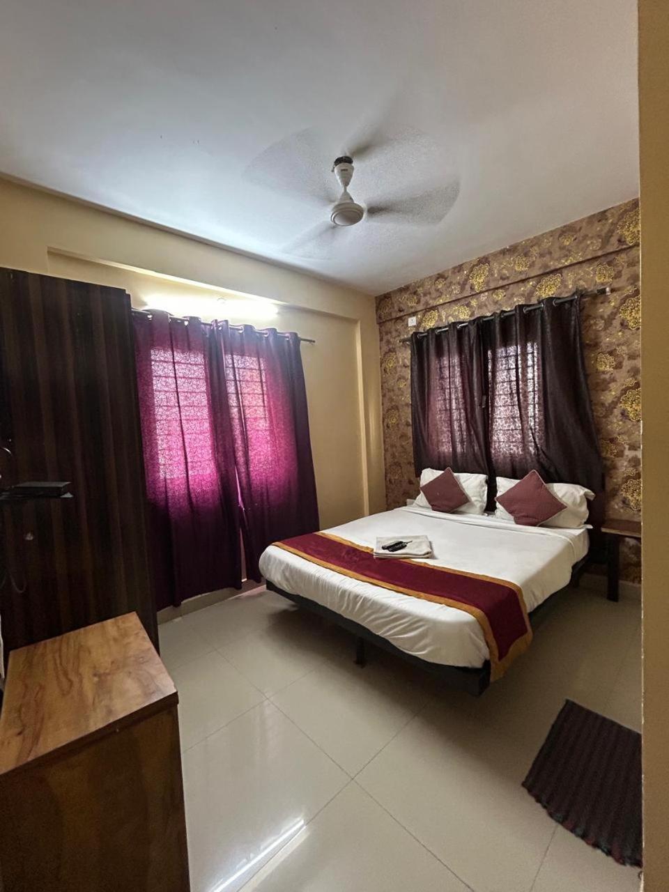 Hotel Prakrathi Residency Bangalore Buitenkant foto